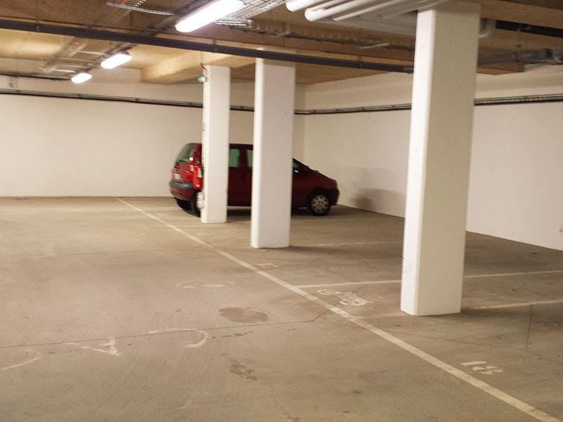 Location  parking  12 m² à Pantin (93500), 90 €