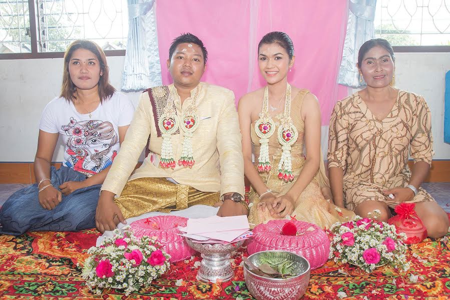 Fotógrafo de casamento Kongkiet Dueanjaeng (ufophotographer). Foto de 8 de setembro 2020