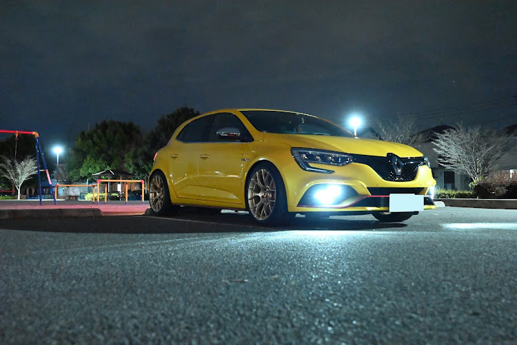 メガーヌ ハッチバックのハッチバック乗りと繋がりたい・メガーヌR.S.トロフィー・さいたまイタフラミーティングに関するカスタム事例の投稿画像2枚目