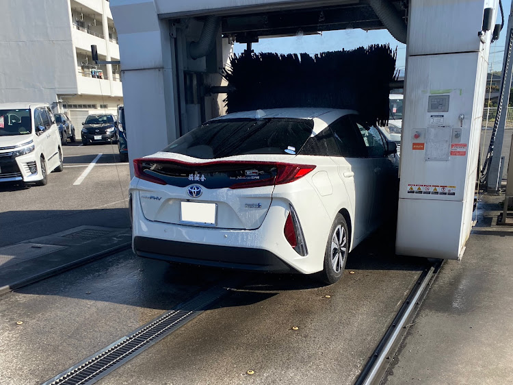 プリウスPHVの洗車に関するカスタム事例の投稿画像1枚目