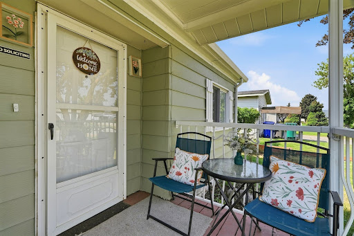 House with garden 1