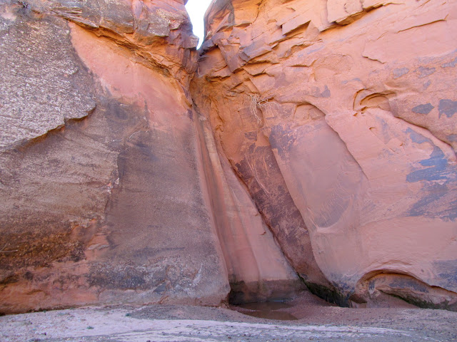 Dryfall and small pool near the alcove