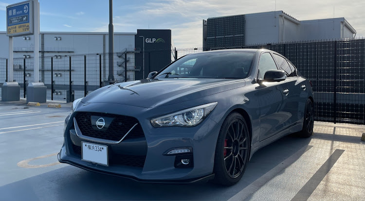 スカイラインの日産座間info・背景と同化・屋上🅿️・月と愛車・イオンモールとセブン&アイに関するカスタム事例の投稿画像1枚目