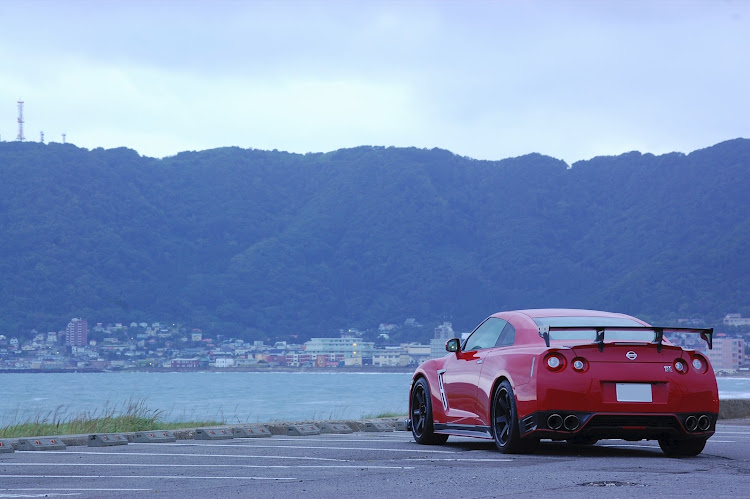 NISSAN GT-Rの二度寝できなくなった・早朝お散歩・漁火通り・金森倉庫に関するカスタム事例の投稿画像3枚目