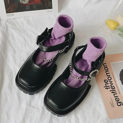 Title 2, Rimocy Mary Jane in pelle PU nera con catena in...