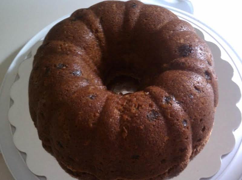 Applesauce Raisin & Nut Spice Cake