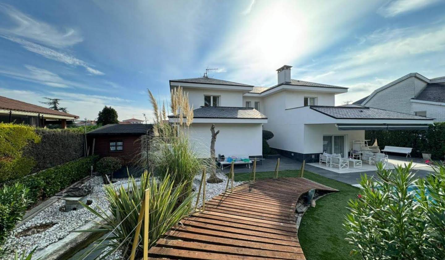 Maison avec piscine et terrasse Gurb