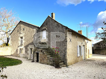 maison à Montreuil-Bellay (49)