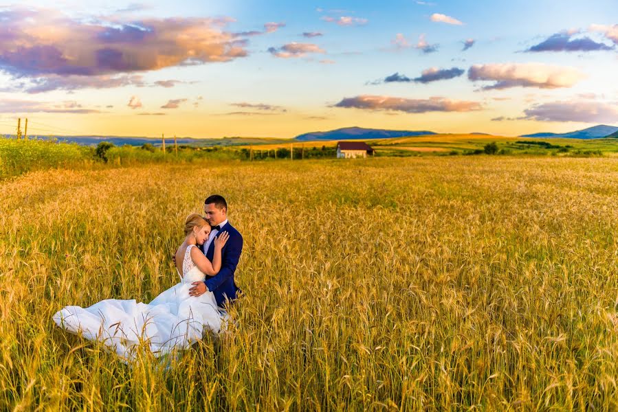 Wedding photographer Ionut Fechete (fecheteionut). Photo of 13 April 2017