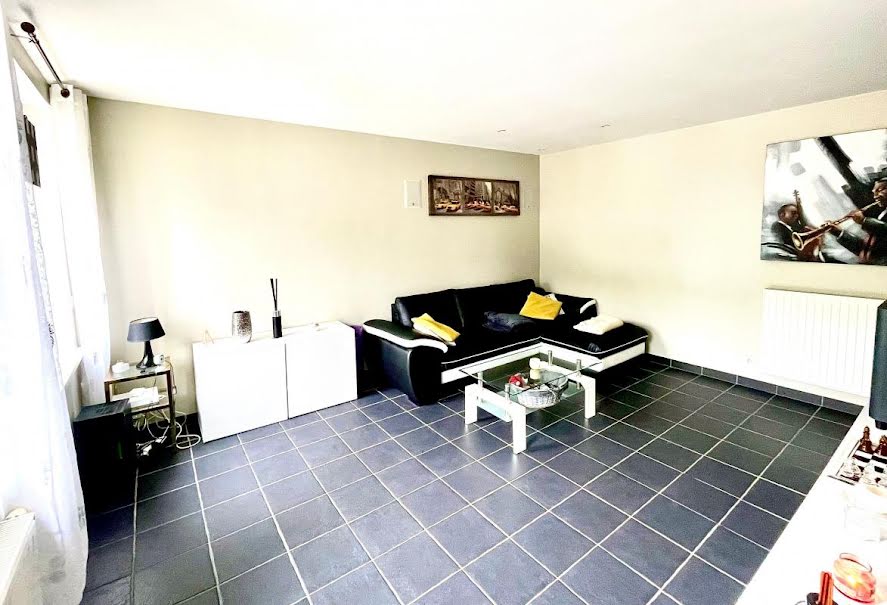 Vente duplex 3 pièces 96 m² à Saint-Romain-le-Puy (42610), 160 000 €