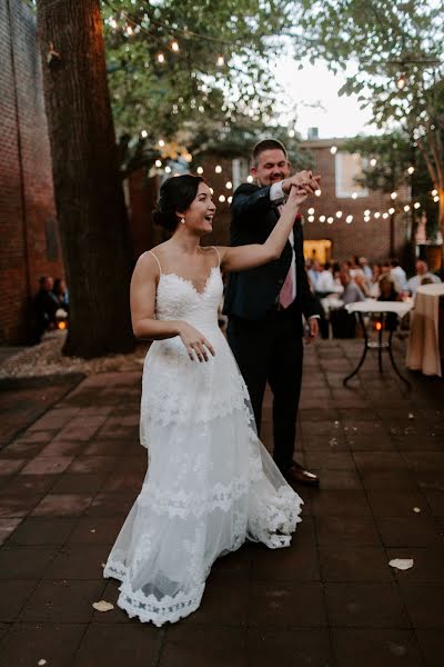 Fotógrafo de casamento Carrie Radford (carrieradford). Foto de 8 de setembro 2019