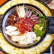 兩餐韓國年糕火鍋吃到飽