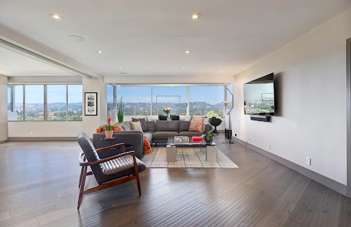 Apartment with pool 1