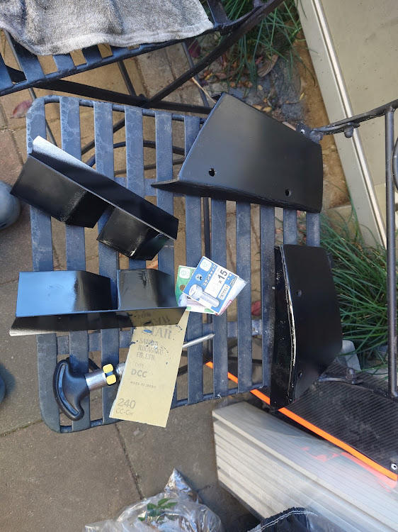 フィットのDIY・自作DIY・地震災害に遭われた方々にお見舞い申し上げますに関するカスタム事例の投稿画像1枚目