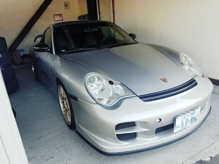 911 クーペの牽引フック・別宅ガレージ・たまにはポルシェもに関するカスタム事例の投稿画像1枚目