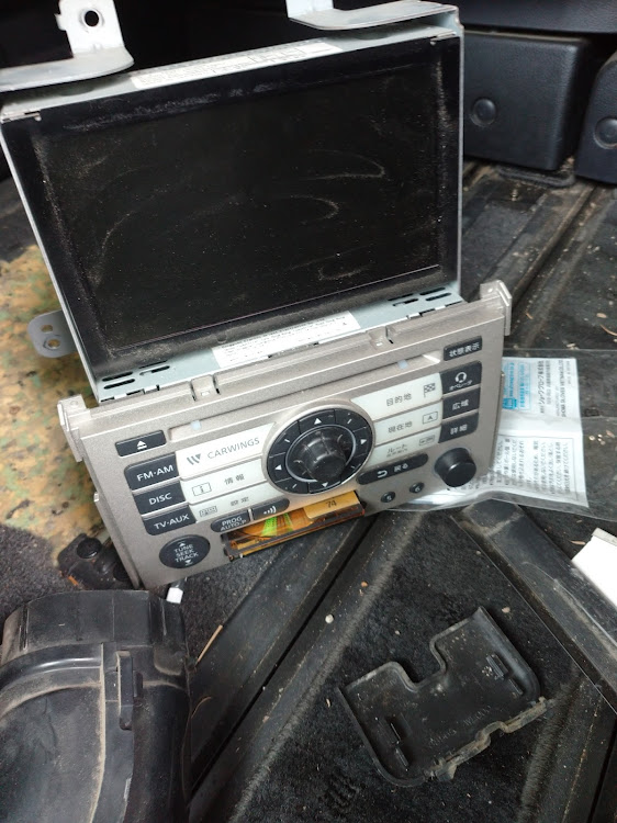 セレナのチームローガン北海道・秋の気配ですね・スピーカー交換・次から次へとトラブルに関するカスタム事例の投稿画像5枚目