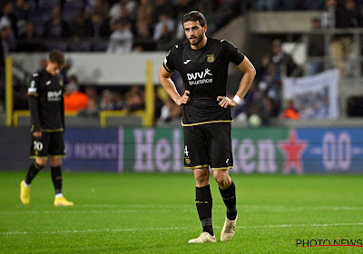 Fans vloeken op Hoedt, maar volgens uitleg Mazzu was het niet hij die in de fout ging bij tegengoal