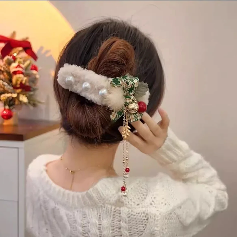 Kerstmis pluche haarspelden voor meisjes met strik, creëer feestelijke kapsels en een schattige look, ideaal voor de feestdagen.