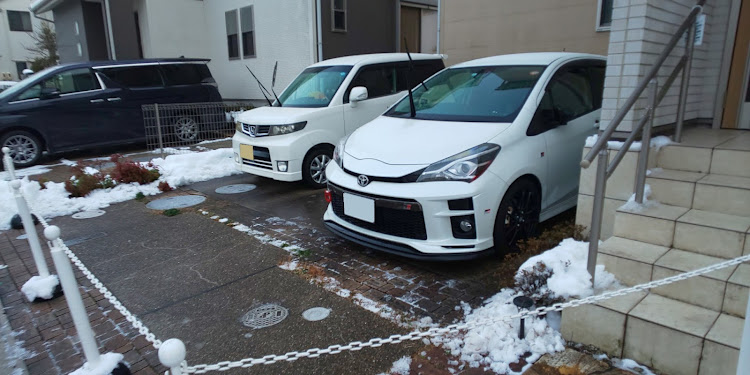 ヴィッツの除雪疲れたー・雪いらない・雪なんて無くなればいいのに😟に関するカスタム事例の投稿画像1枚目