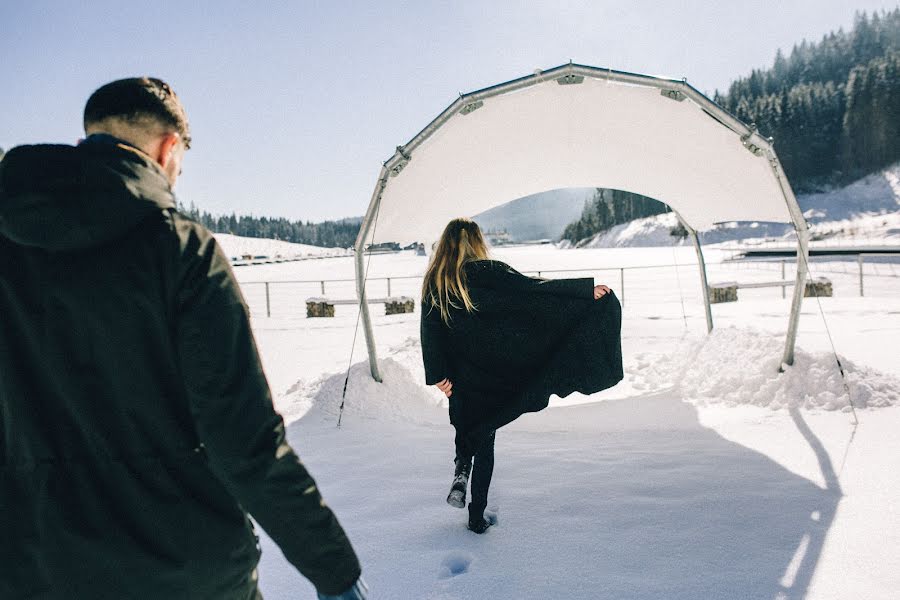 Wedding photographer Oksana Zakharchuk (youllow). Photo of 7 March 2017