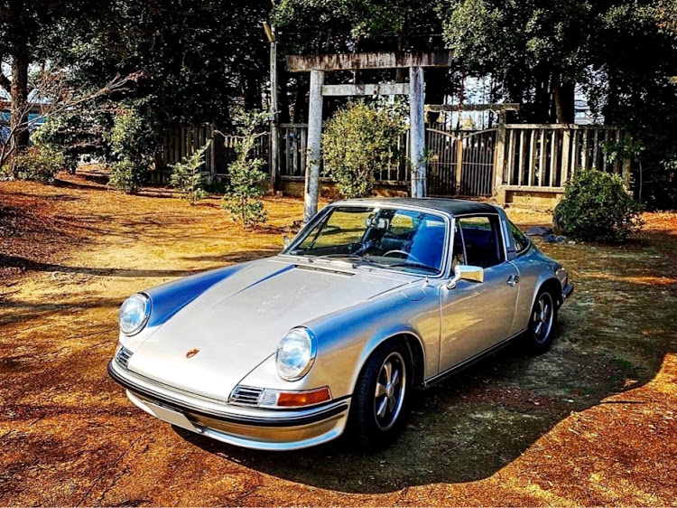 911 クーペの左斜め前写真展に関するカスタム事例の投稿画像1枚目