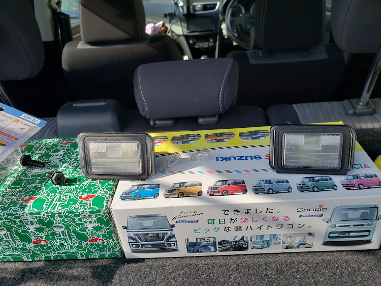 スイフトの汎用カナード・ナンバー灯LED化・作業途中・スイフトRS・DIYに関するカスタム事例の投稿画像4枚目