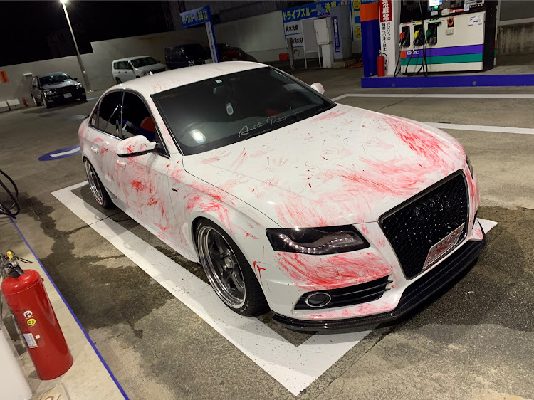 A4 セダンのアウディ・Audi・a4・ハロウィン・金沢市に関するカスタム事例の投稿画像1枚目