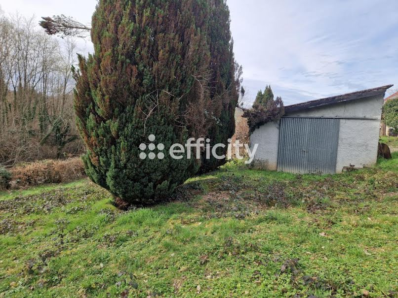 Vente terrain  1703 m² à Uzerche (19140), 26 180 €