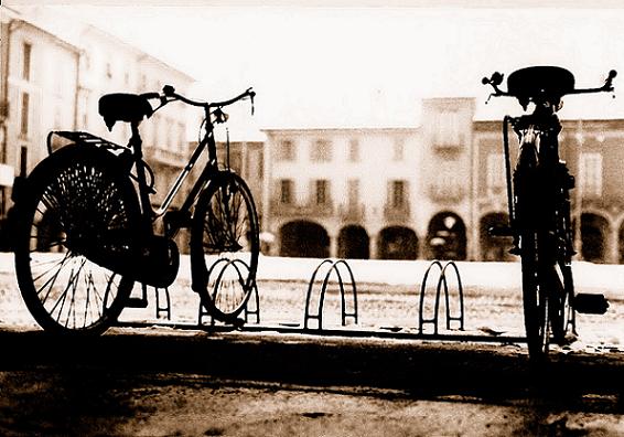 Bici in Piazza Della Vittoria LODI di brux