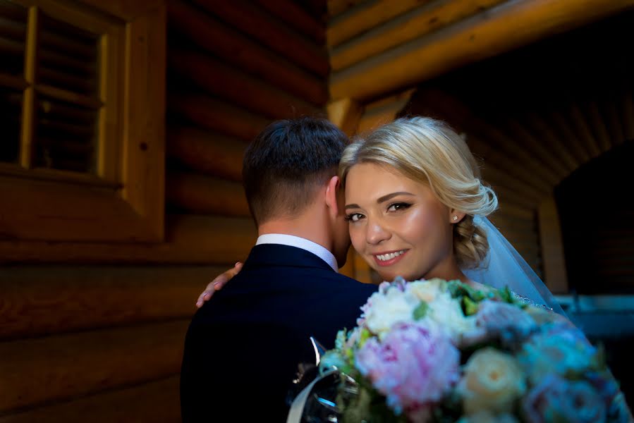 Wedding photographer Yuriy Syromyatnikov (yurilipphoto). Photo of 24 June 2016