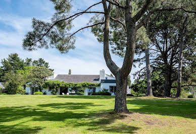 Seaside property with pool and garden 3