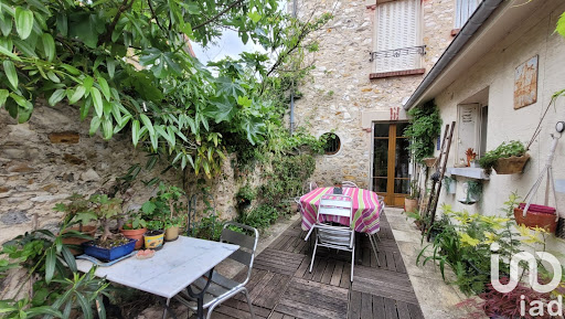 House with terrace 1
