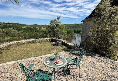 Maison avec piscine et jardin 4