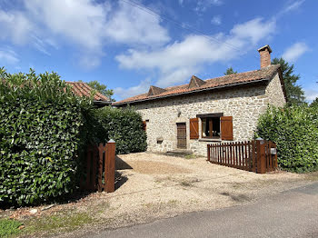 maison à Saint-Saud-Lacoussière (24)