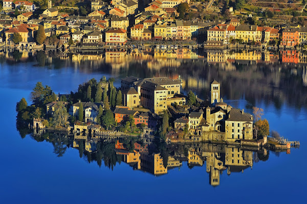 San Giulio si specchia di utente cancellato