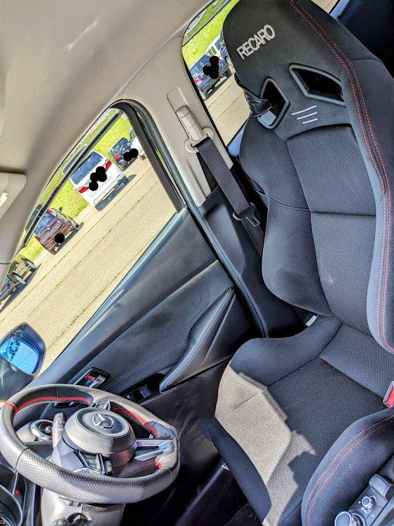 MAZDA2のオートエクゼ・RECARO SR7・ODJCに関するカスタム事例の投稿画像1枚目