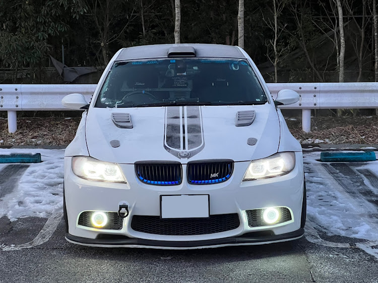 3シリーズ セダンのI❤︎E90・雪・凍結・ガリガリ・凍ってるに関するカスタム事例の投稿画像1枚目
