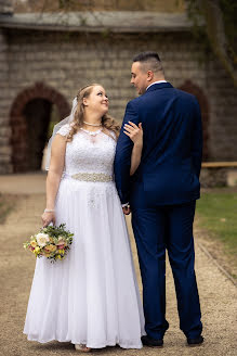 Fotografo di matrimoni Szandra Nagy-Fábián (nagyfszandra). Foto del 21 aprile 2022