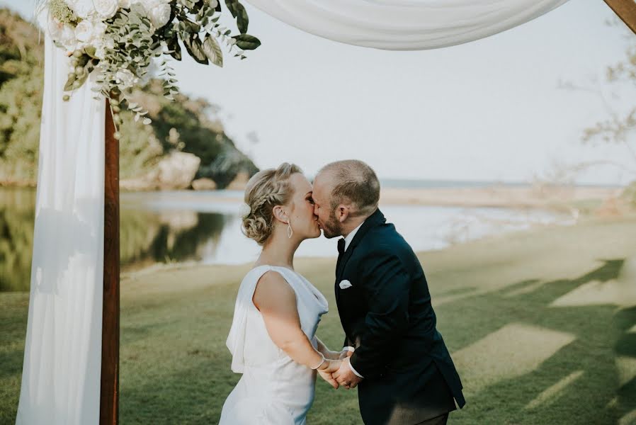 Fotografo di matrimoni Claire Searle (clairesearle). Foto del 10 febbraio 2019