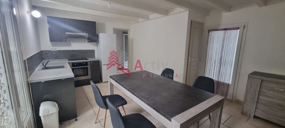 Location meublée appartement 2 pièces 59 m² à Arles (13200), 750 €