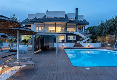 Villa with pool and terrace 4