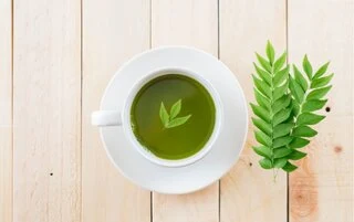 How to make green tea from curry leaves which is beneficial in reducing weight