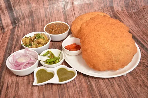 Paneer Chole Bhature