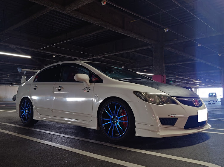 シビックタイプRのドライブ・福岡県・車が好きな人と繋がりたい・スニーカー・飯テロに関するカスタム事例の投稿画像1枚目