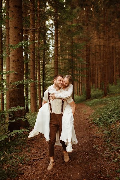 Fotografo di matrimoni Gréta Zubová (laskyplne). Foto del 25 febbraio 2023