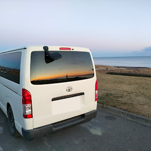ハイエースバン KDH206V