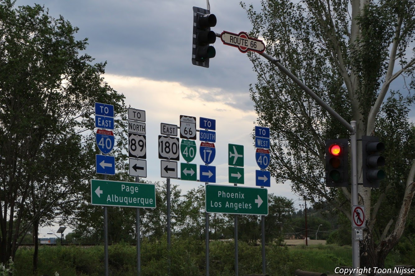 Wegwijzers in Flagstaff (AZ), Autorijden in de VS en Canada