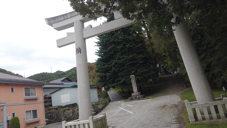 エスカレードの洗車したい・デート・諏訪大社・四社まいり・オムライスに関するカスタム事例の投稿画像3枚目