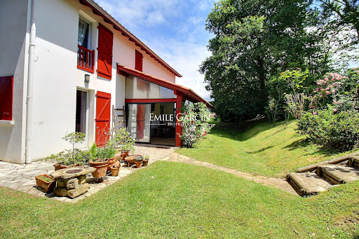 House with pool and garden 5