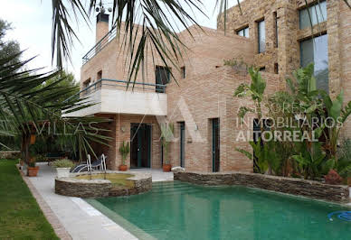 Villa with pool and terrace 2